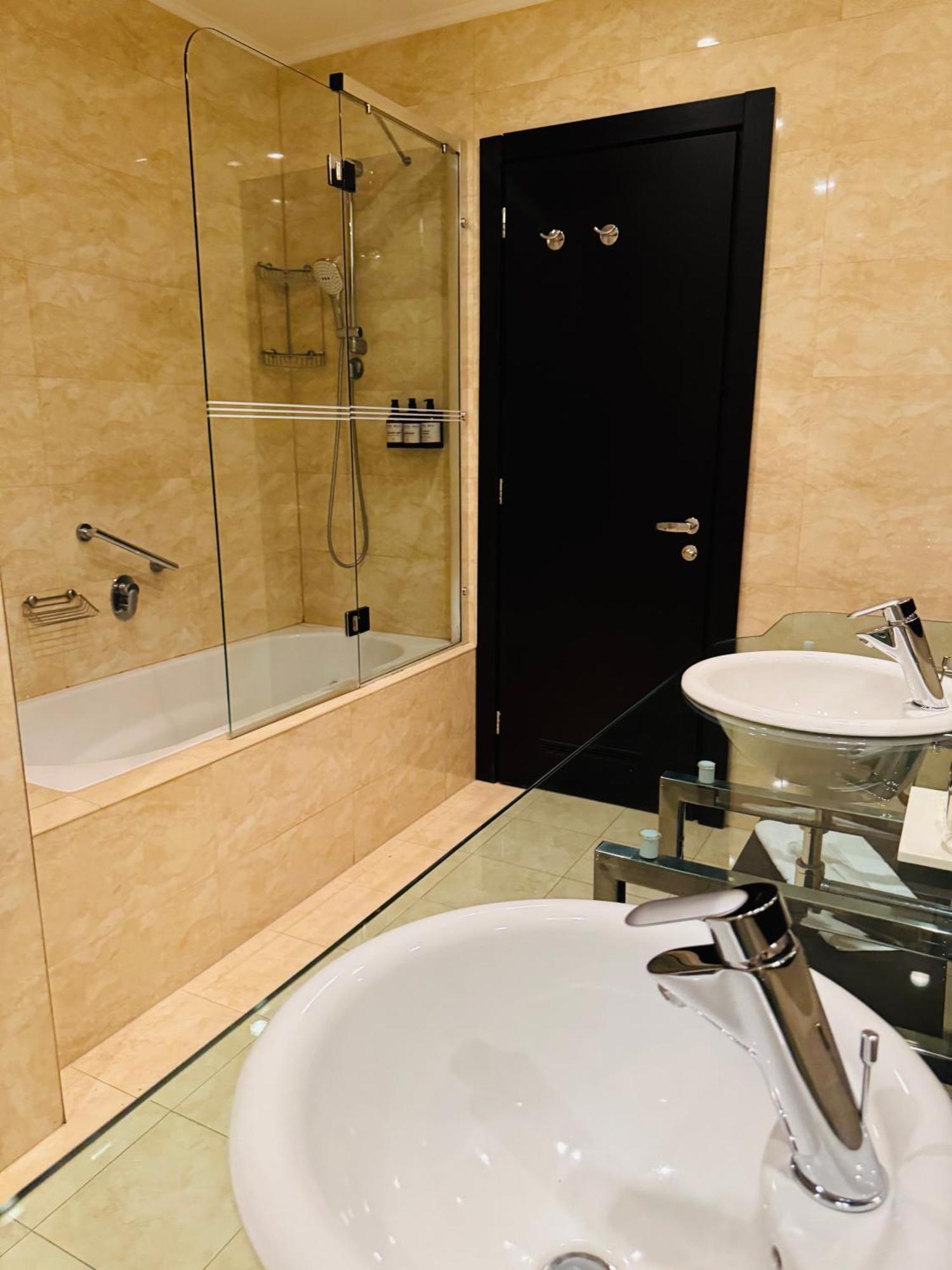 Hotel Rivo Temesvár Kültér fotó
