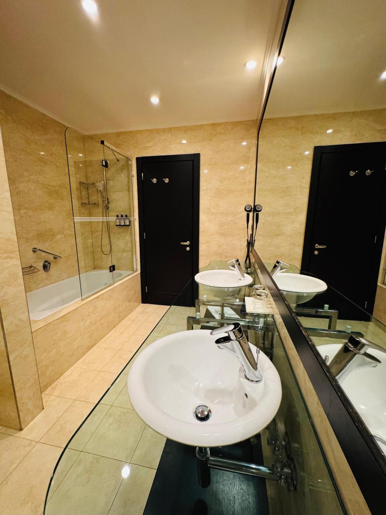 Hotel Rivo Temesvár Kültér fotó